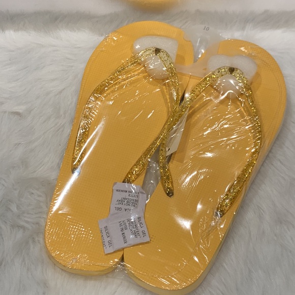 Glitter Strap Flip Flops - Picture 4 of 4